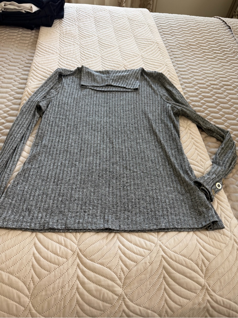 DKNY Gray Ribbed Long-Sleeve Crewneck Top